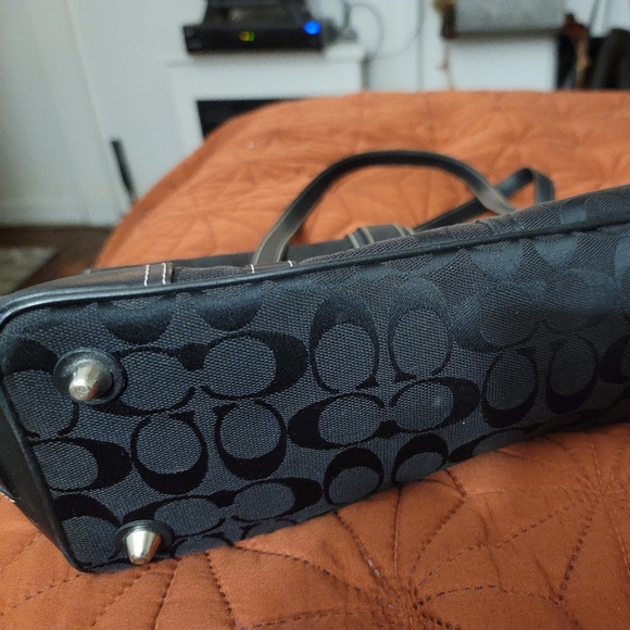 Vintage Coach  Signature Medium sized satchel - Picture 8 of 8